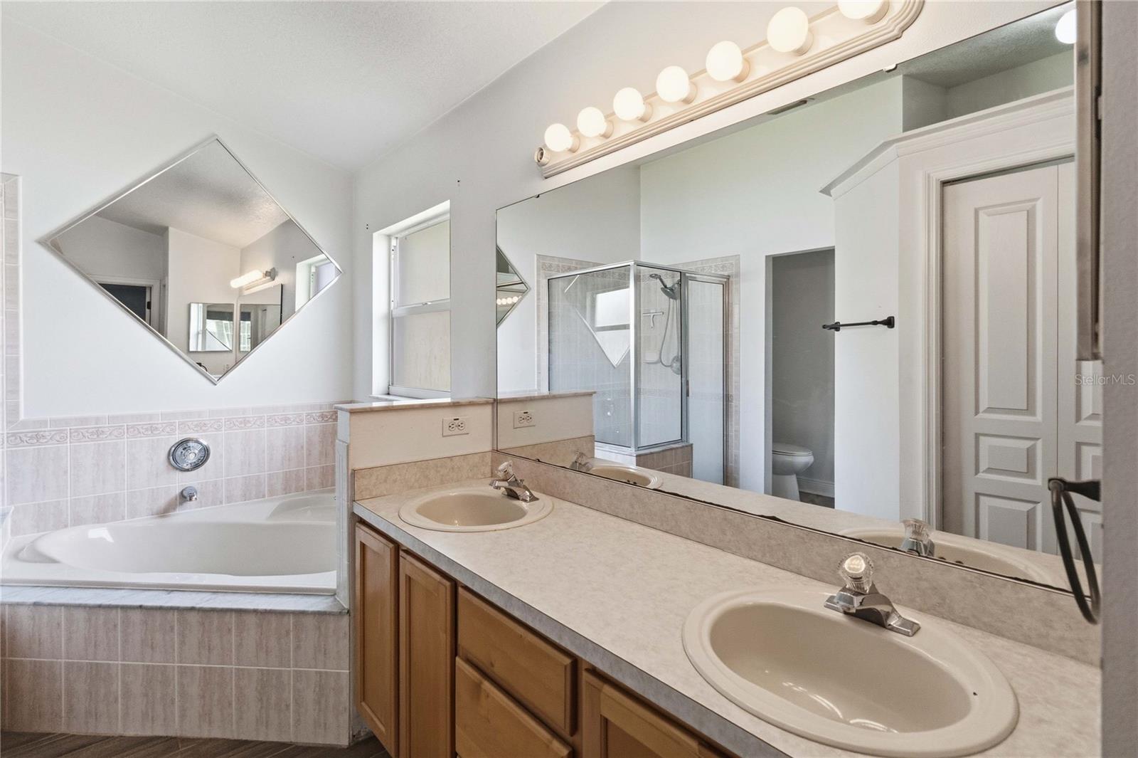 CANOE CREEK LAKES UNIT 4 - Residential