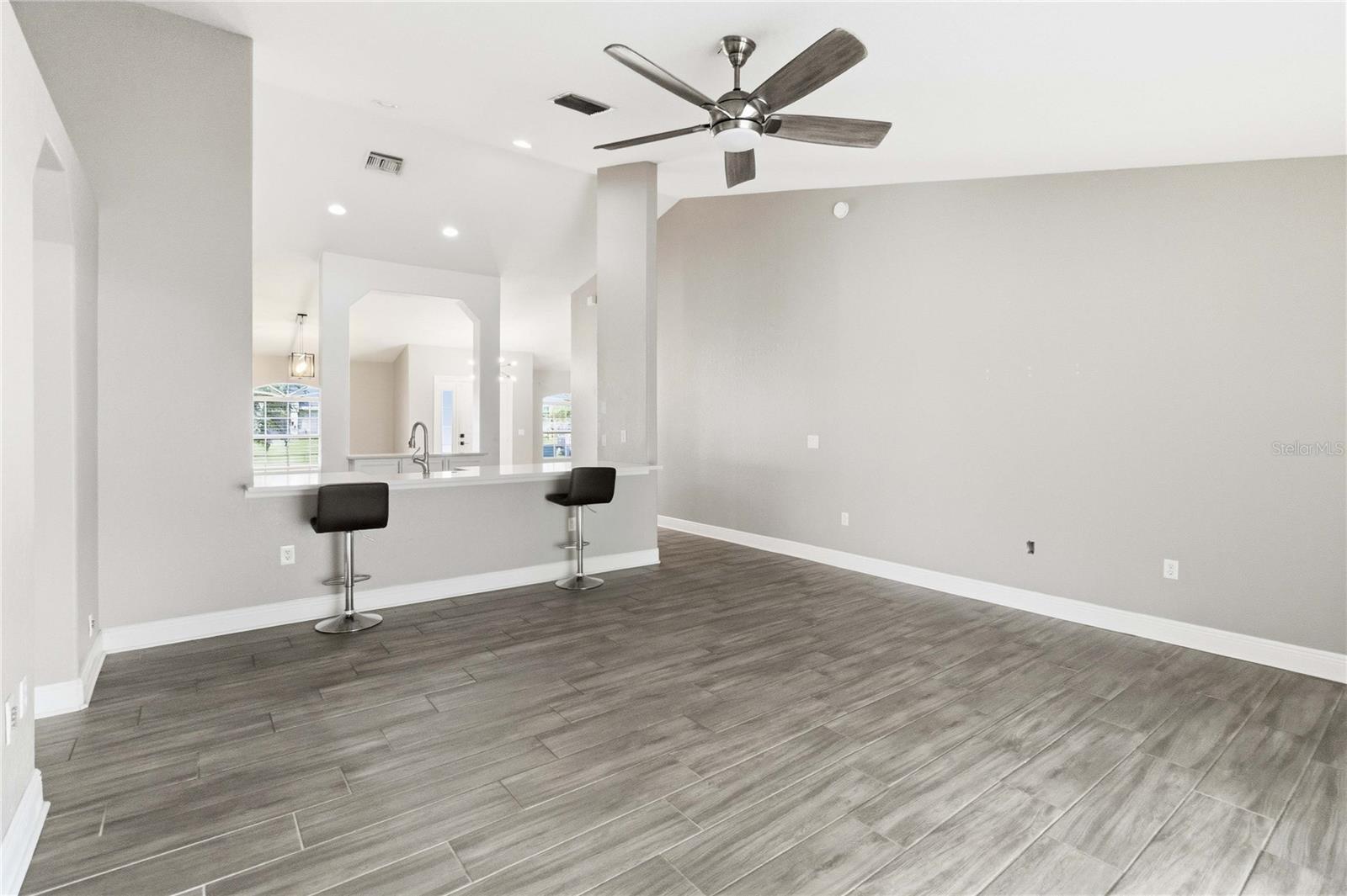 CANOE CREEK LAKES UNIT 4 - Residential