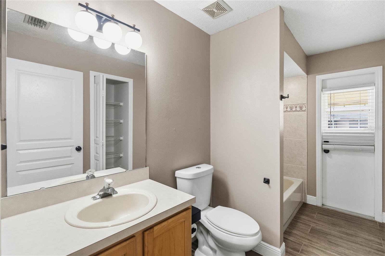 CANOE CREEK LAKES UNIT 4 - Residential