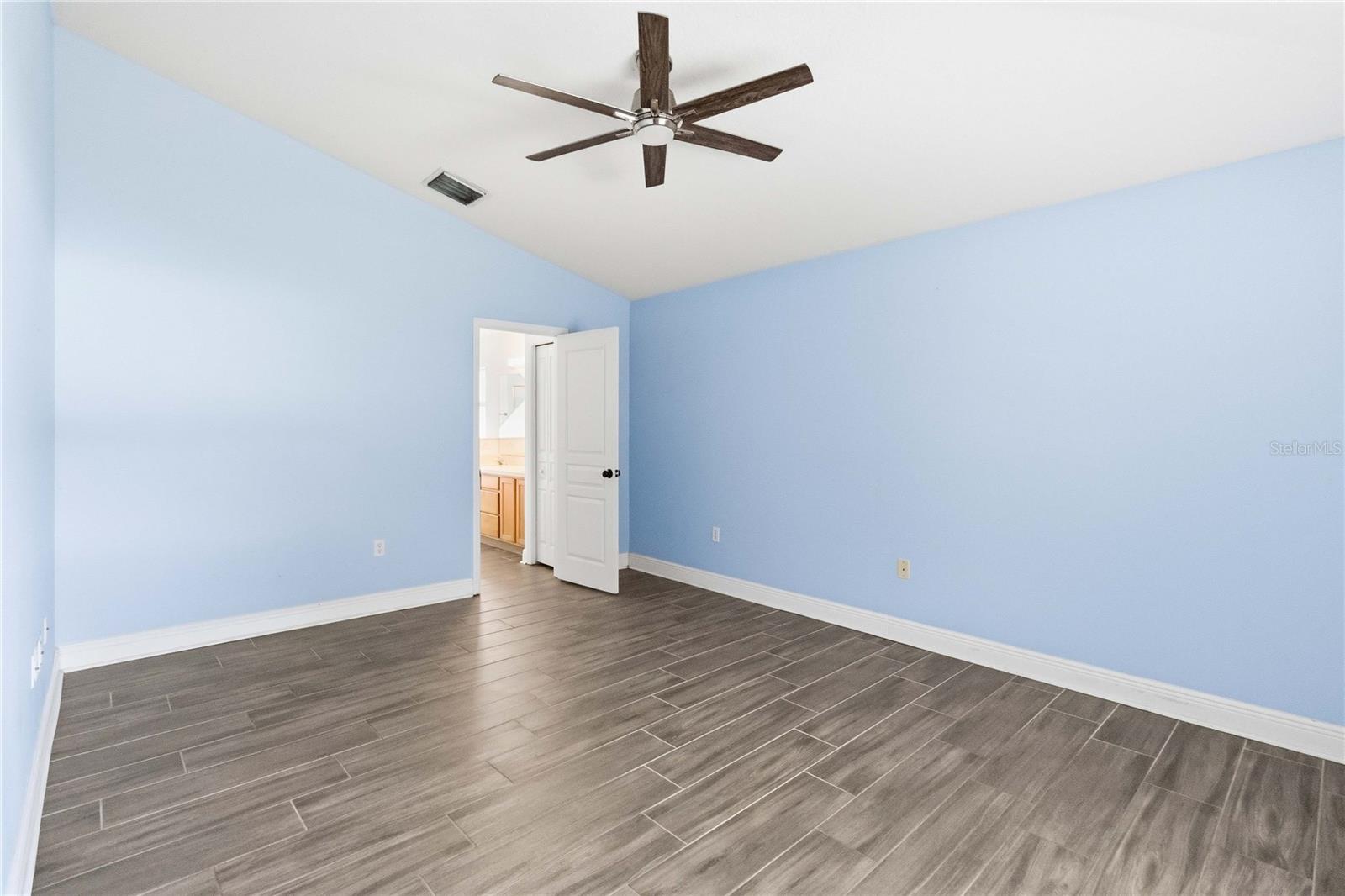 CANOE CREEK LAKES UNIT 4 - Residential
