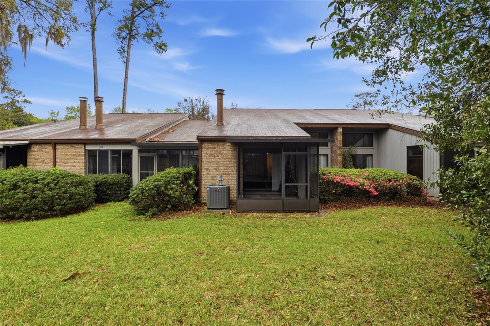 PEBBLE CREEK VILLAS - Residential