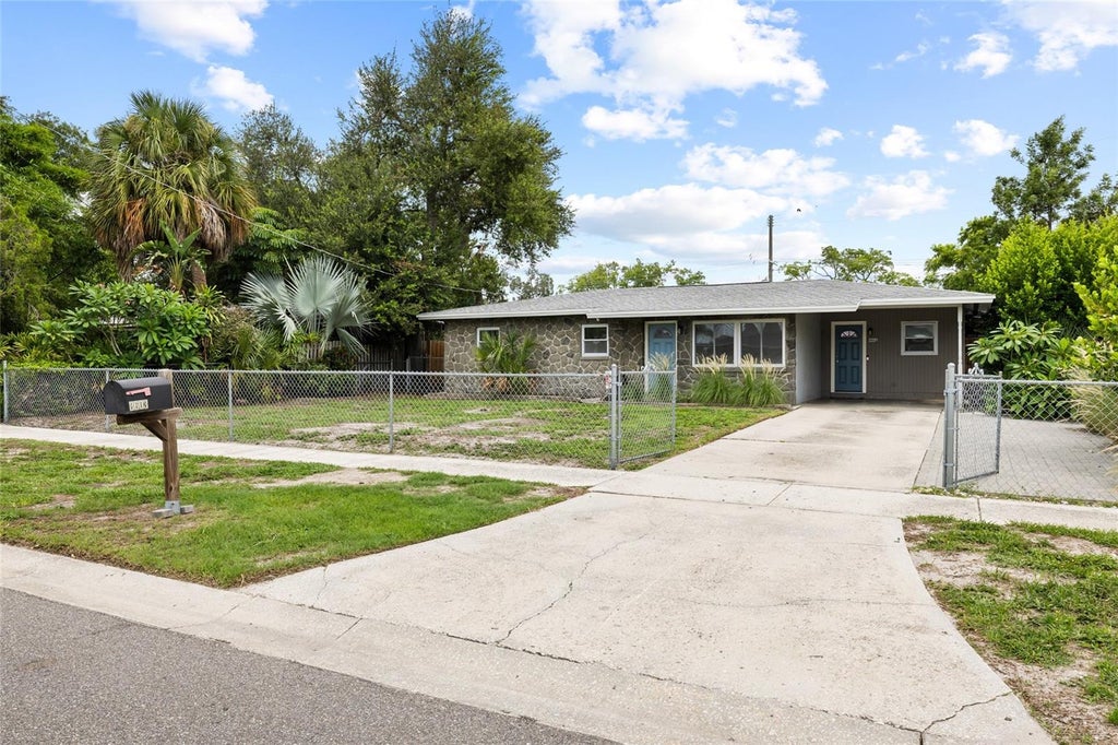 Photo of 3603 W Oklahoma Avenue, Tampa, FL 33611 (MLS # TB8518232)