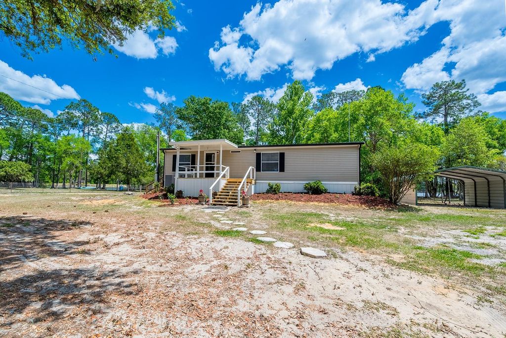 Photo of 554 S County Road 21, Hawthorne, FL 32640 (MLS # GC539829)