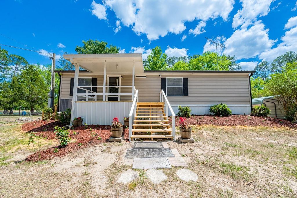 Photo of 554 S County Road 21, Hawthorne, FL 32640 (MLS # GC539829)
