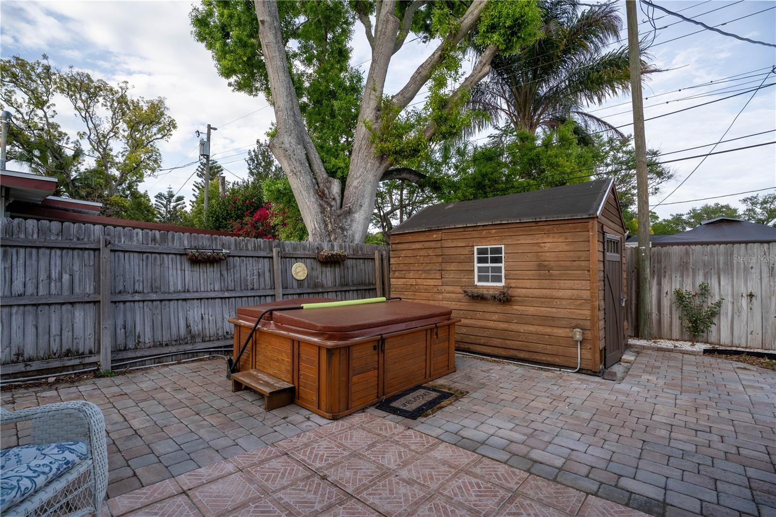 ANONA GROVES - Residential