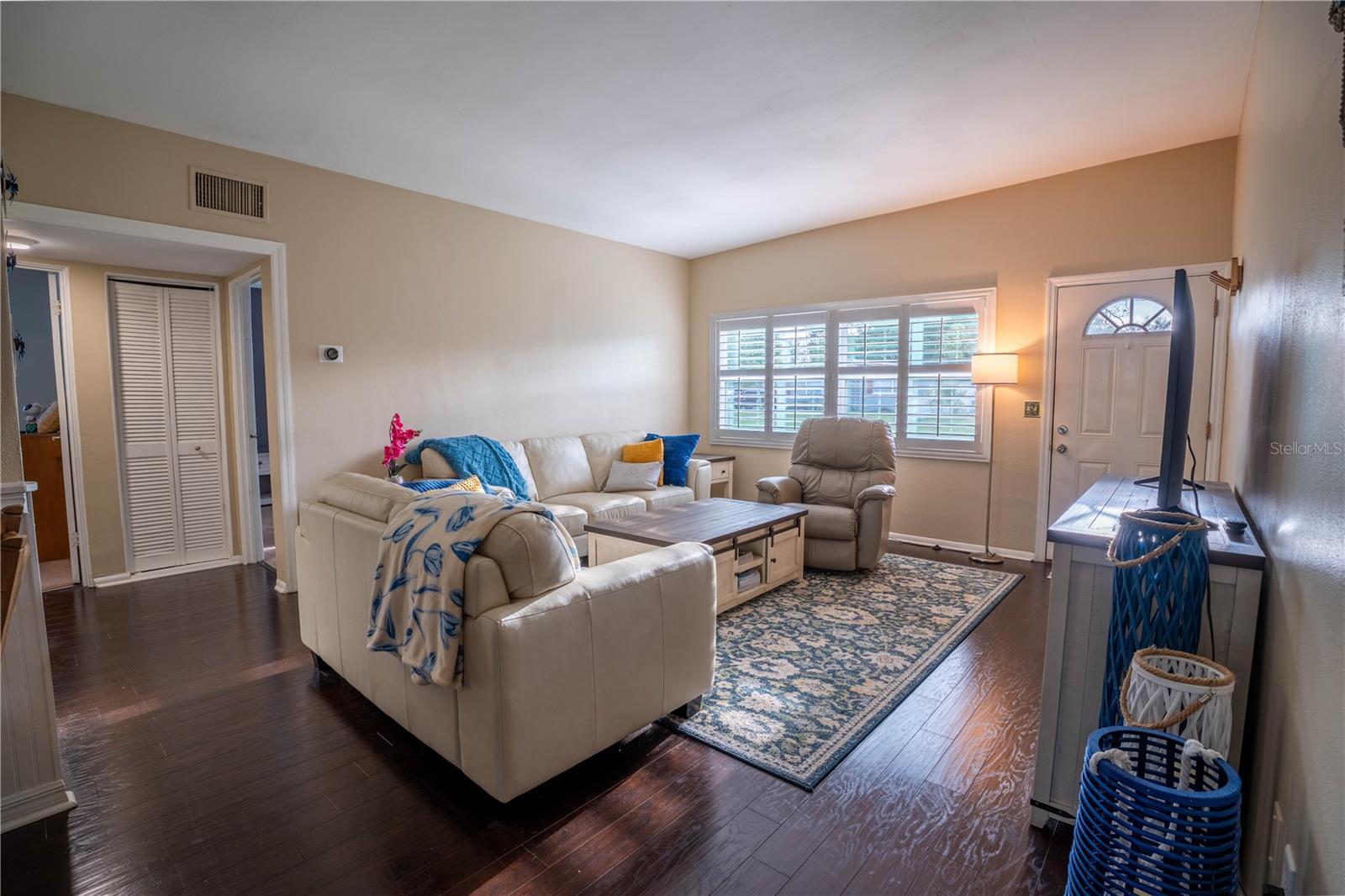 ANONA GROVES - Residential