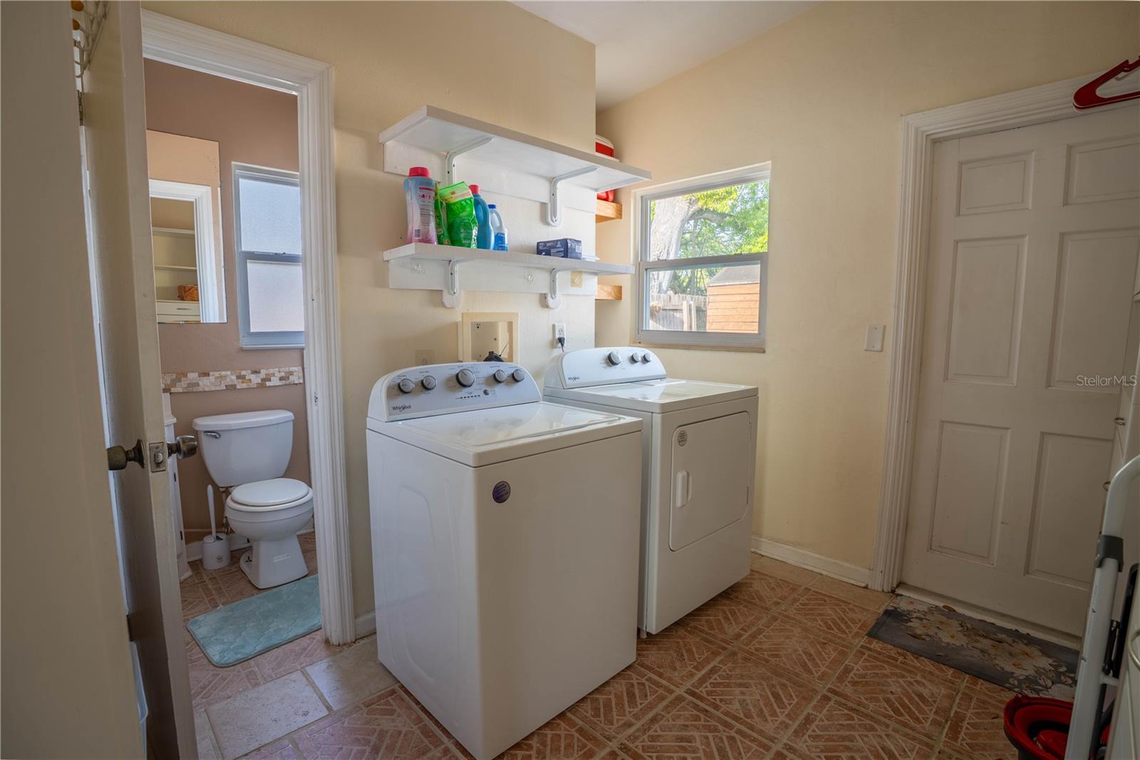 ANONA GROVES - Residential