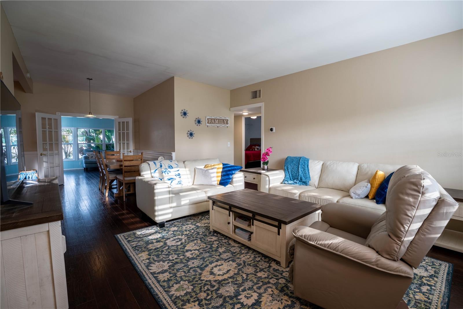 ANONA GROVES - Residential