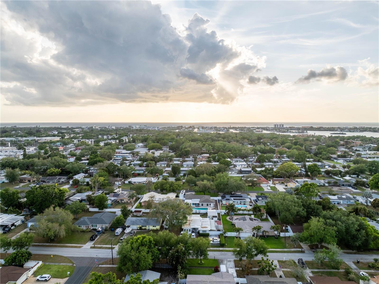 ANONA GROVES - Residential