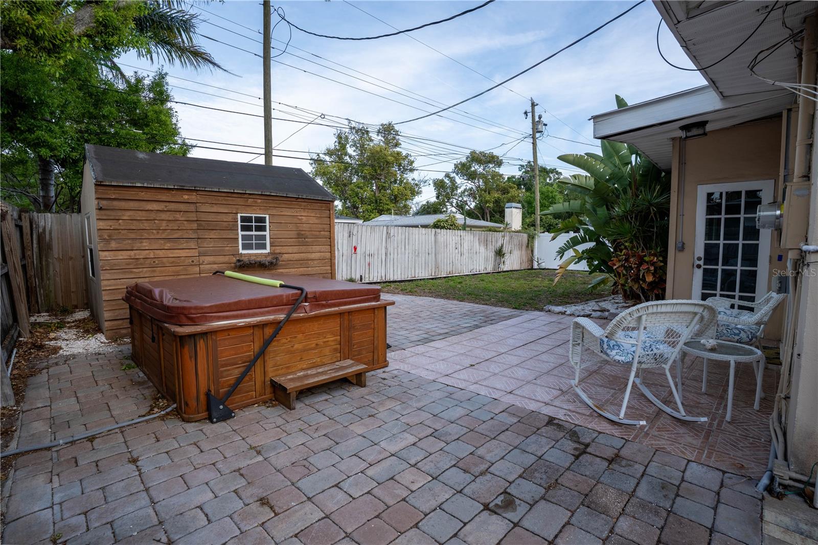 ANONA GROVES - Residential