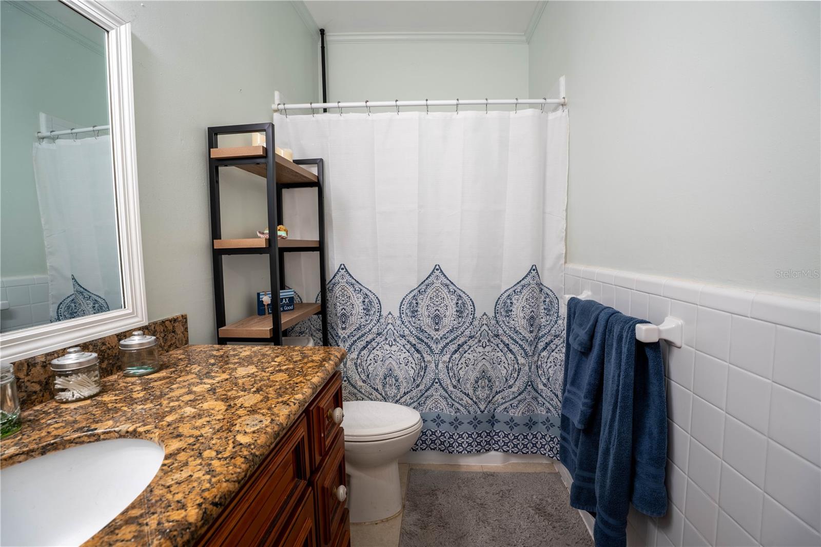 ANONA GROVES - Residential