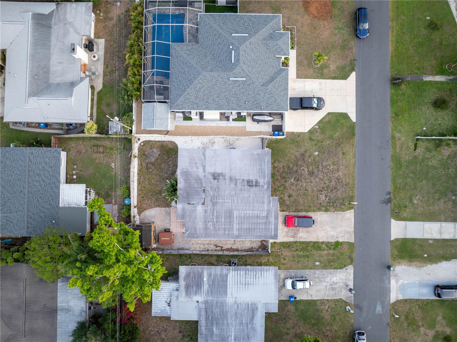 ANONA GROVES - Residential