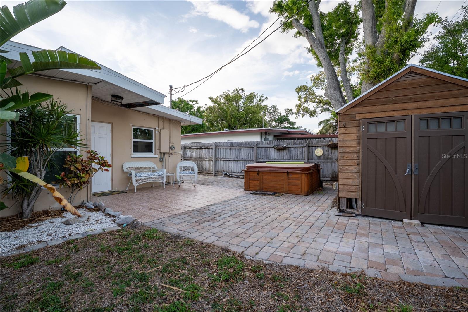 ANONA GROVES - Residential