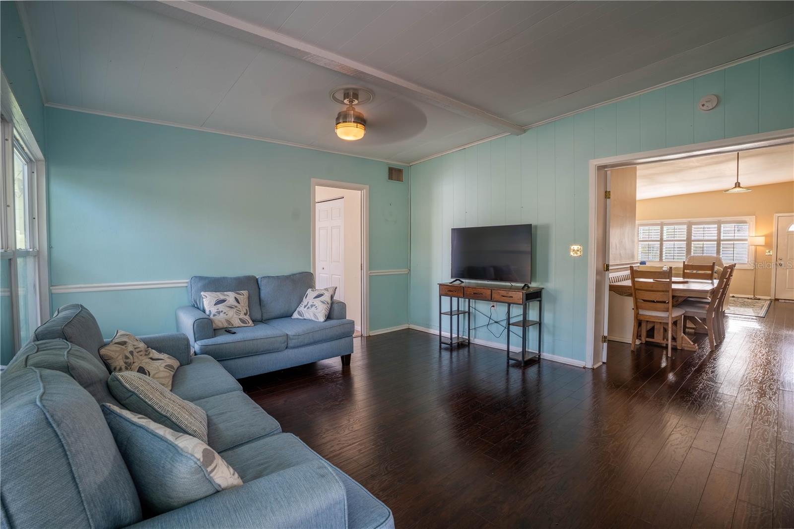 ANONA GROVES - Residential