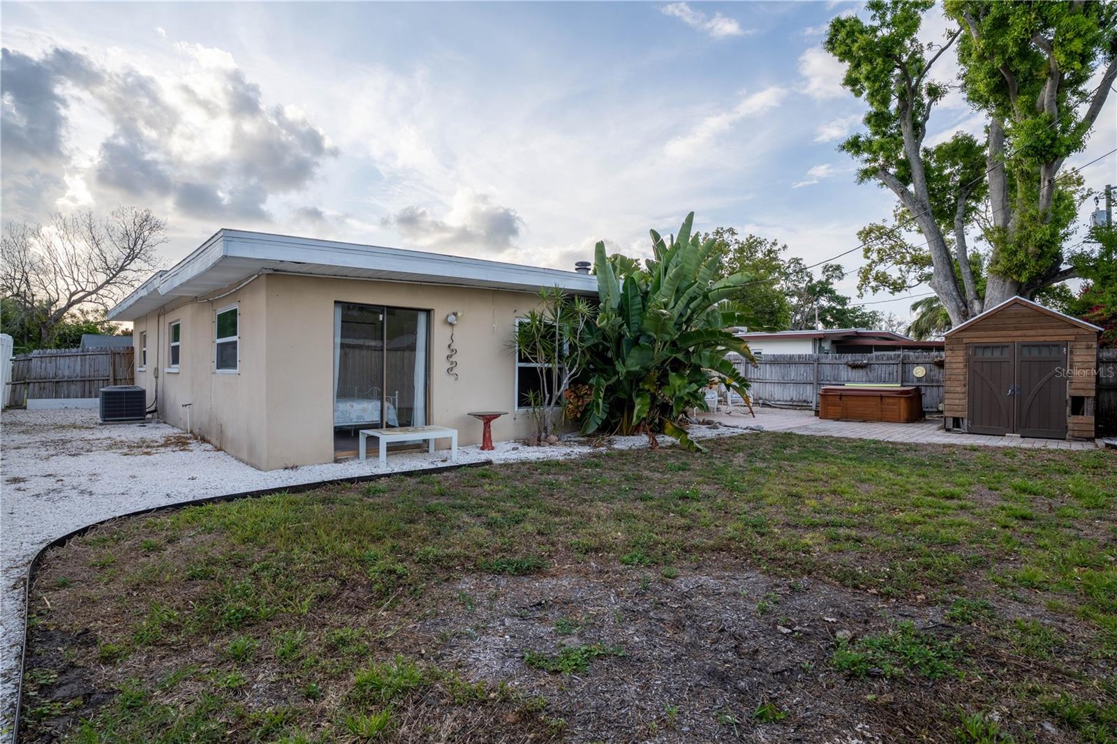 ANONA GROVES - Residential