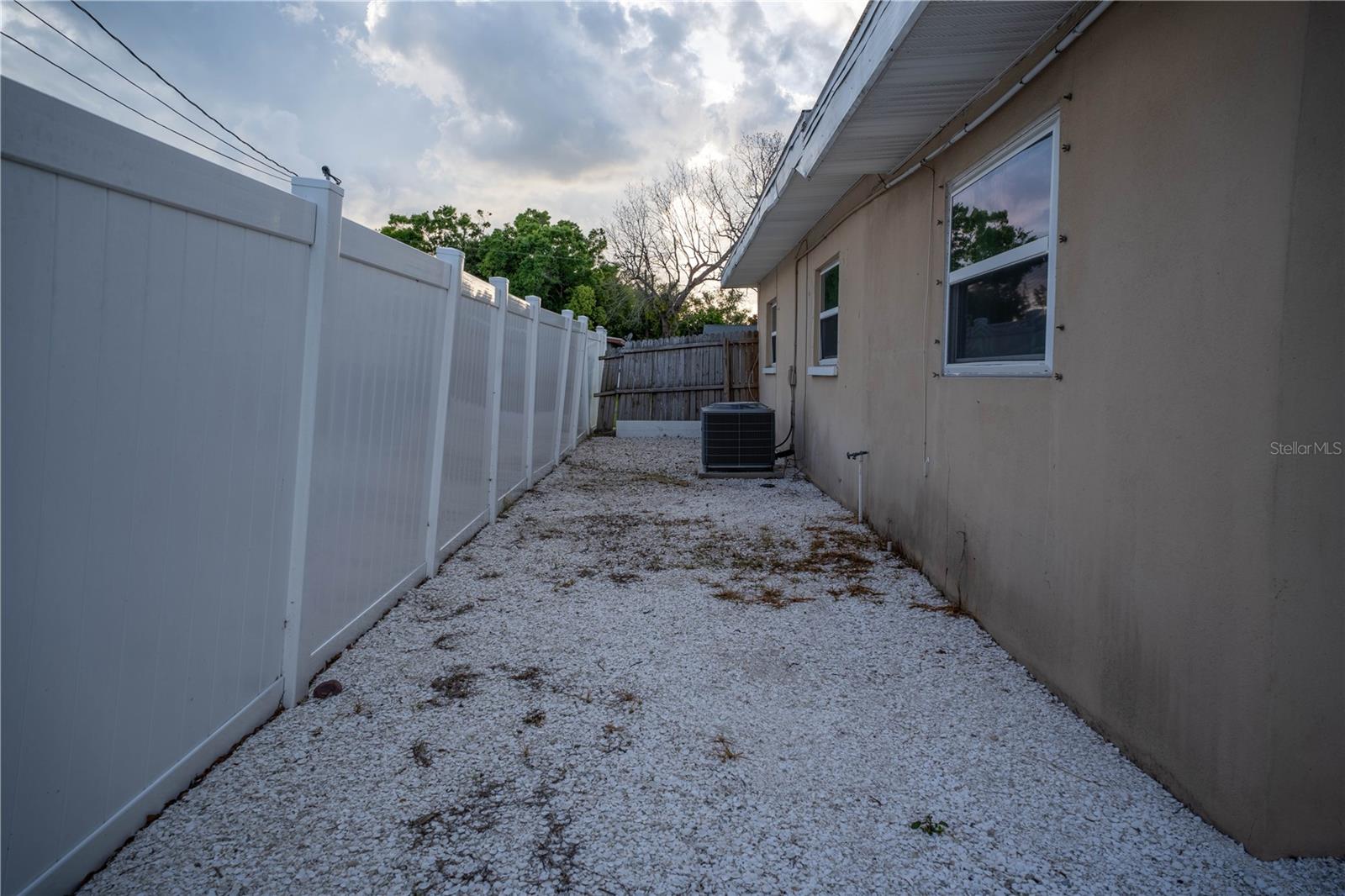 ANONA GROVES - Residential