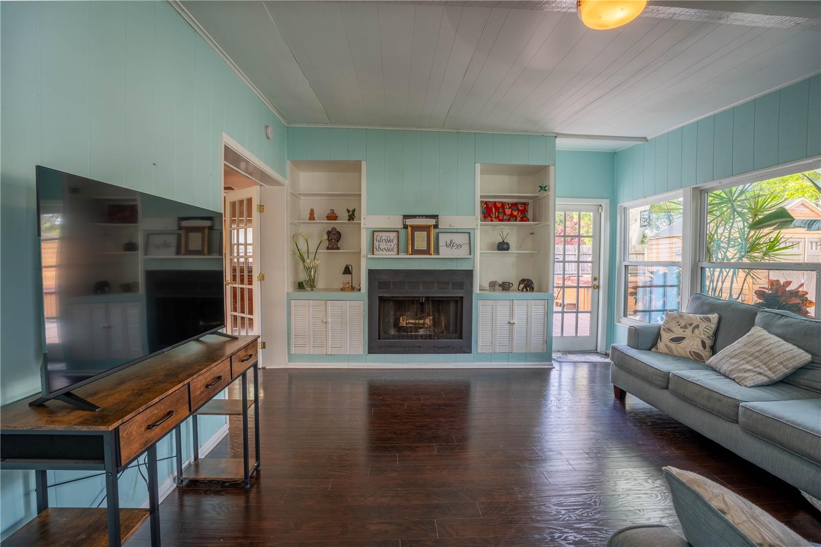 ANONA GROVES - Residential