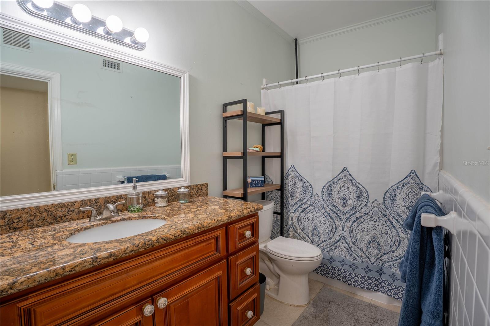 ANONA GROVES - Residential