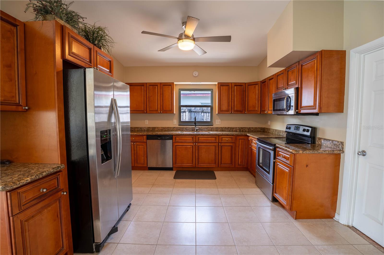 ANONA GROVES - Residential