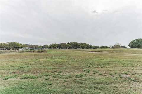 A home in LAKELAND