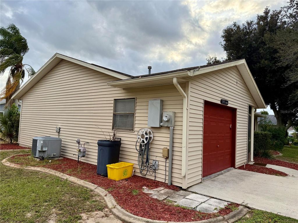 Photo of 2105 Greenlaw Court #2105, Leesburg, FL 34788 (MLS # S5139750)