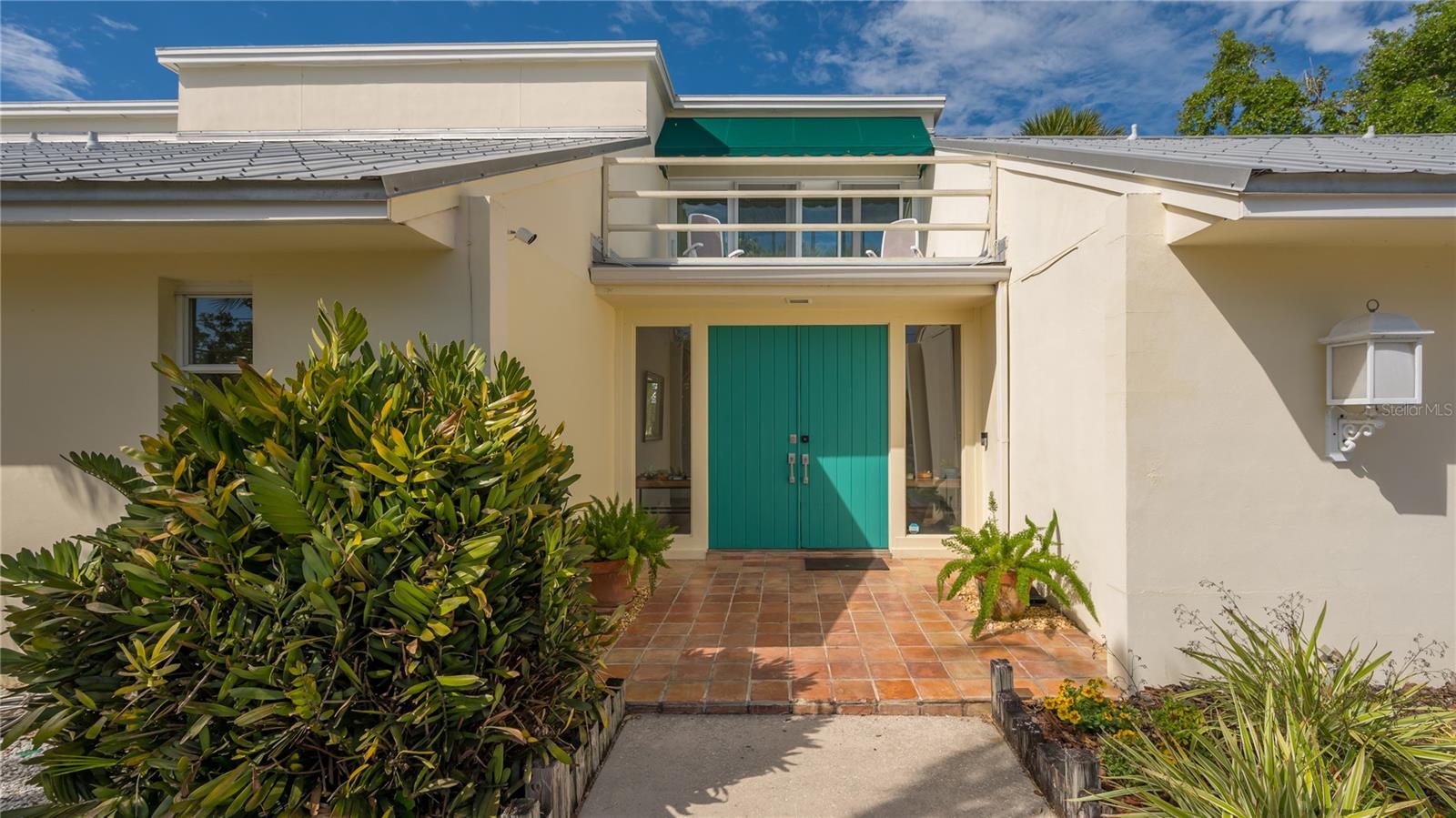 SIESTA ISLES - Residential