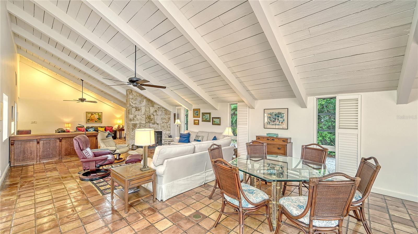 SIESTA ISLES - Residential