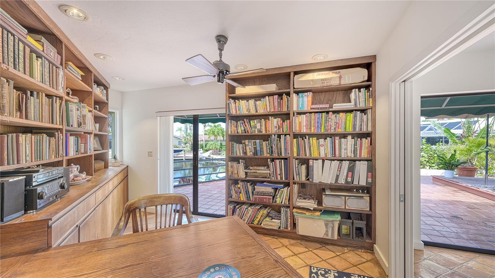 SIESTA ISLES - Residential