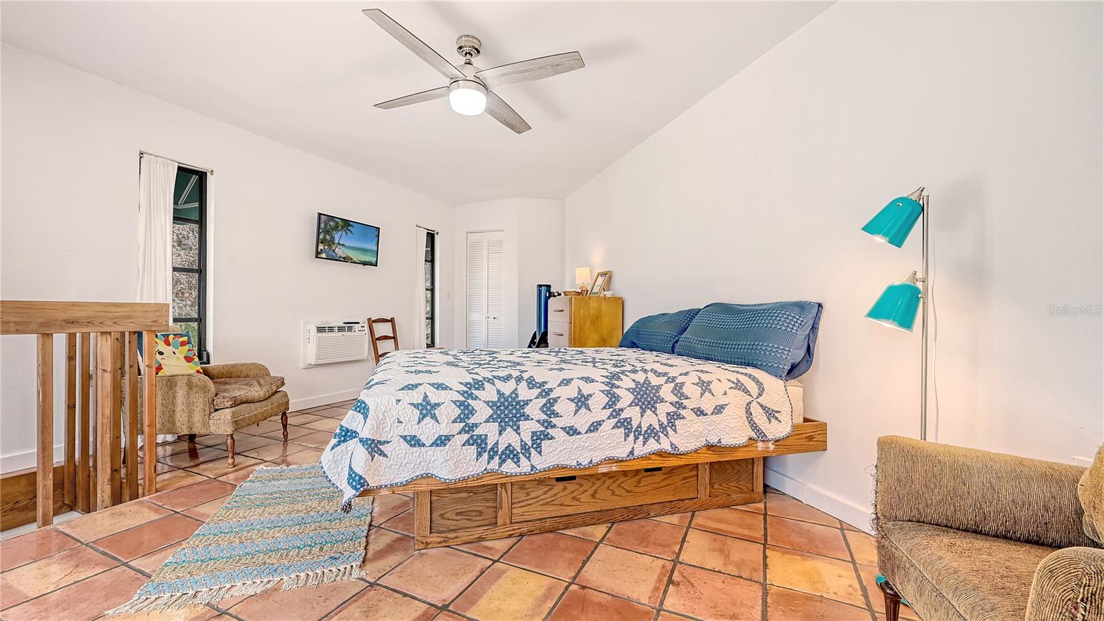 SIESTA ISLES - Residential