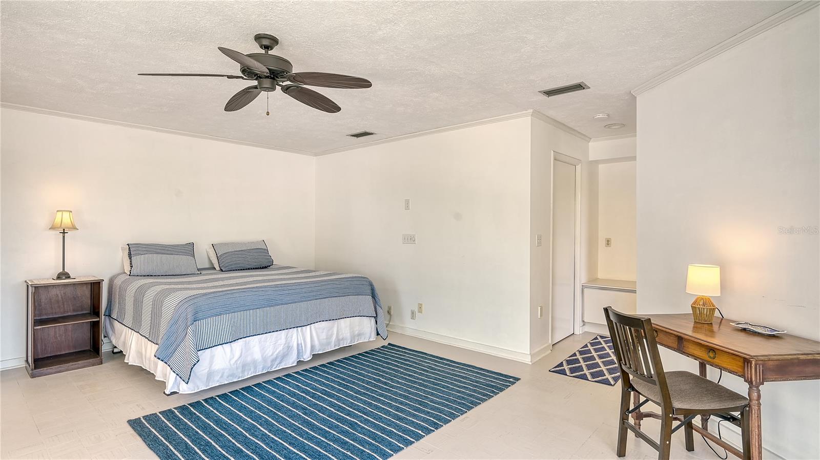 SIESTA ISLES - Residential