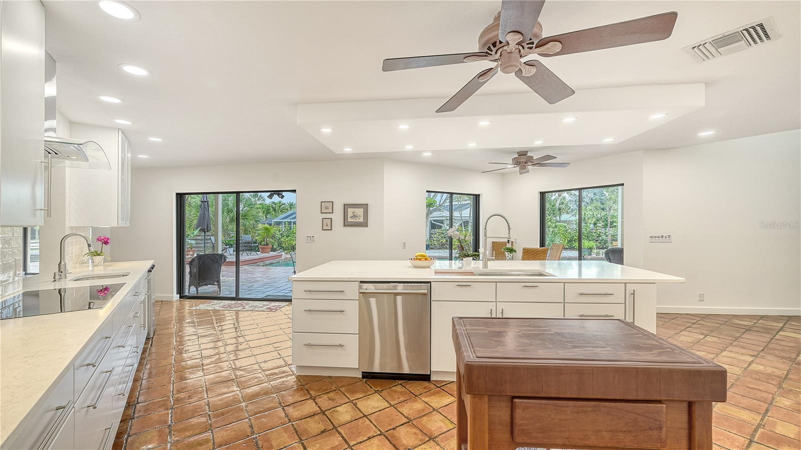 SIESTA ISLES - Residential