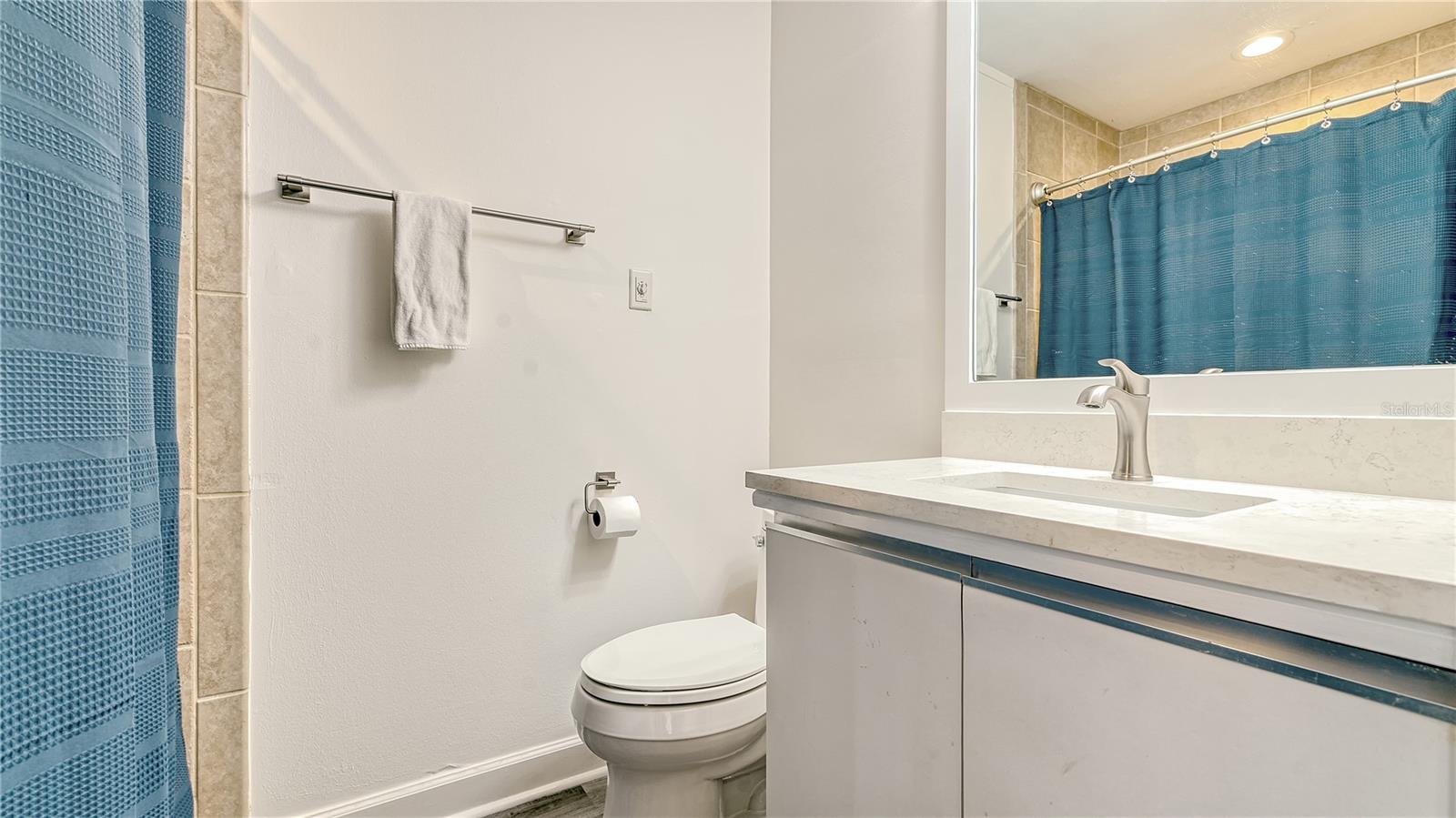 SIESTA ISLES - Residential