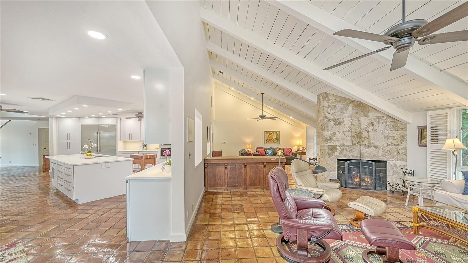 SIESTA ISLES - Residential