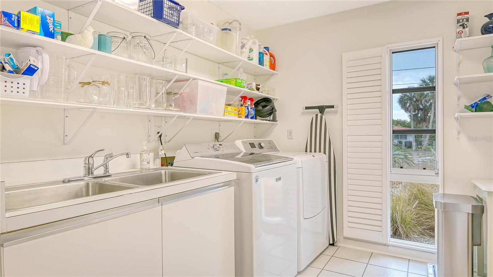 SIESTA ISLES - Residential