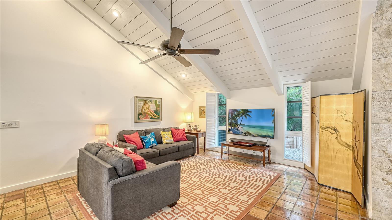 SIESTA ISLES - Residential