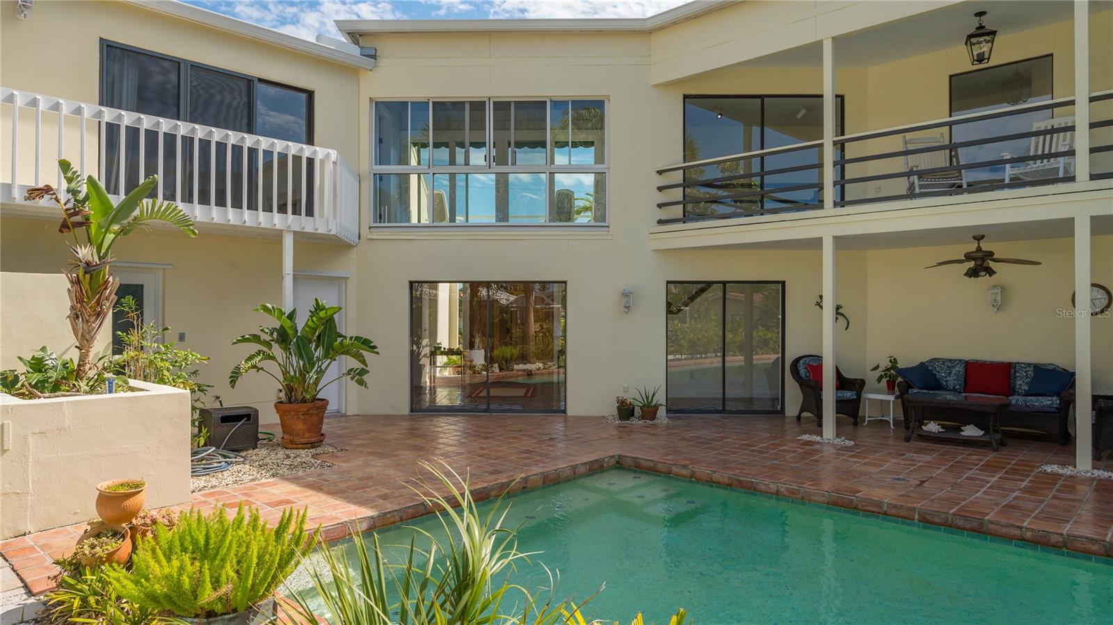 SIESTA ISLES - Residential