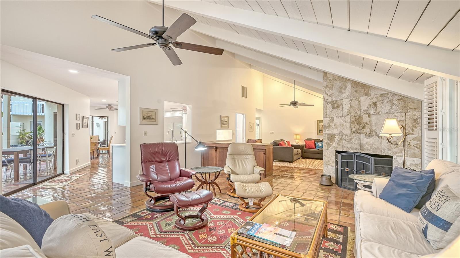 SIESTA ISLES - Residential