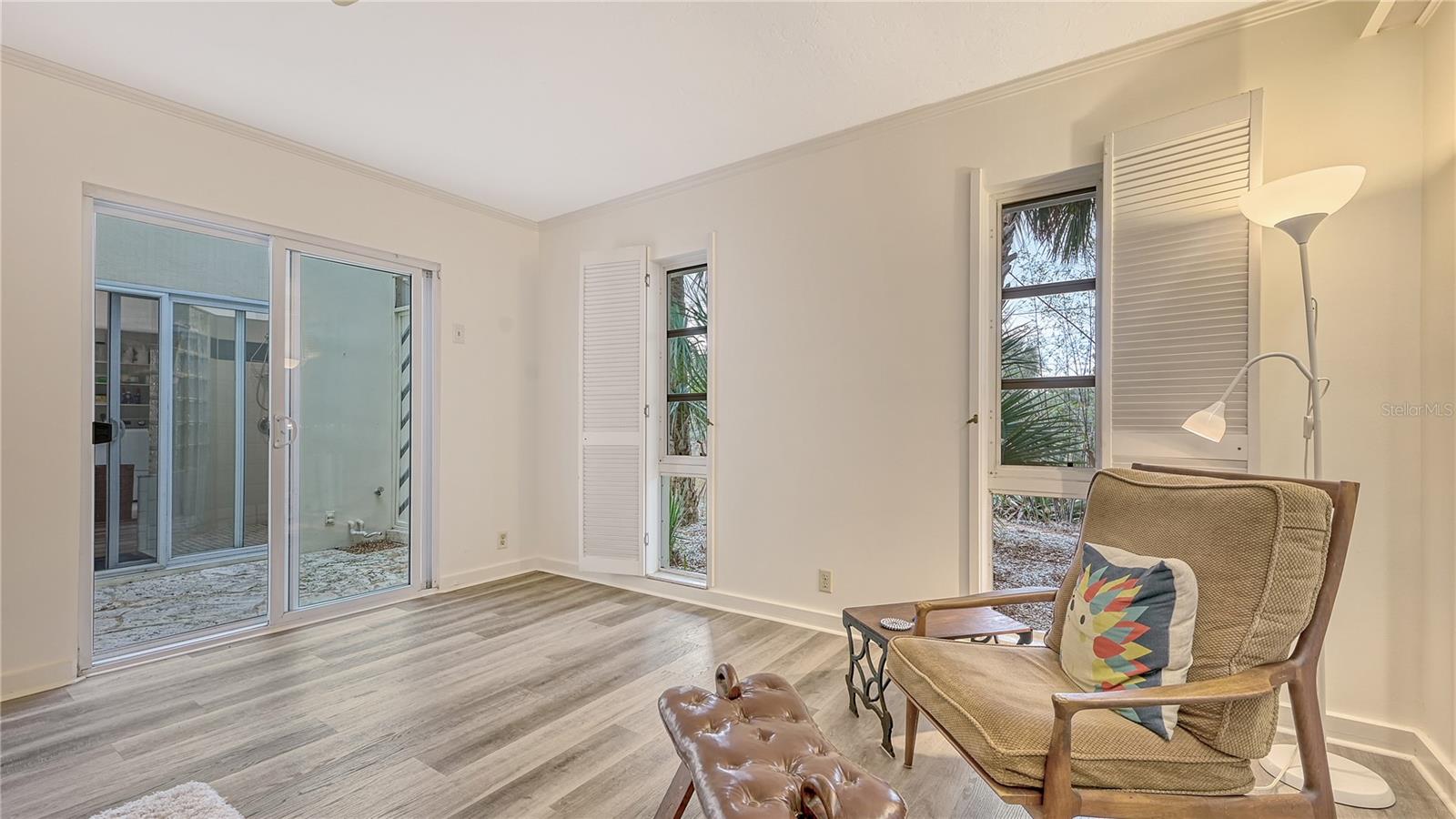 SIESTA ISLES - Residential