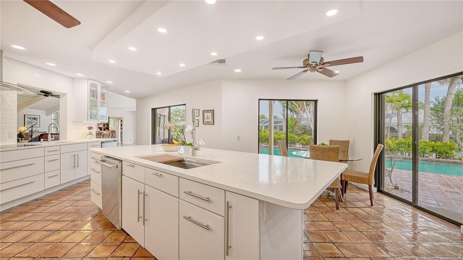 SIESTA ISLES - Residential