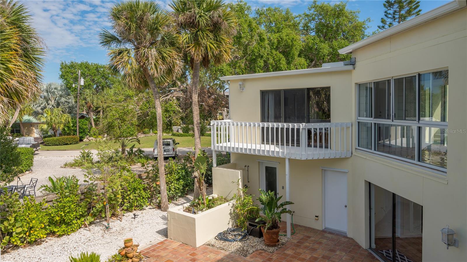 SIESTA ISLES - Residential