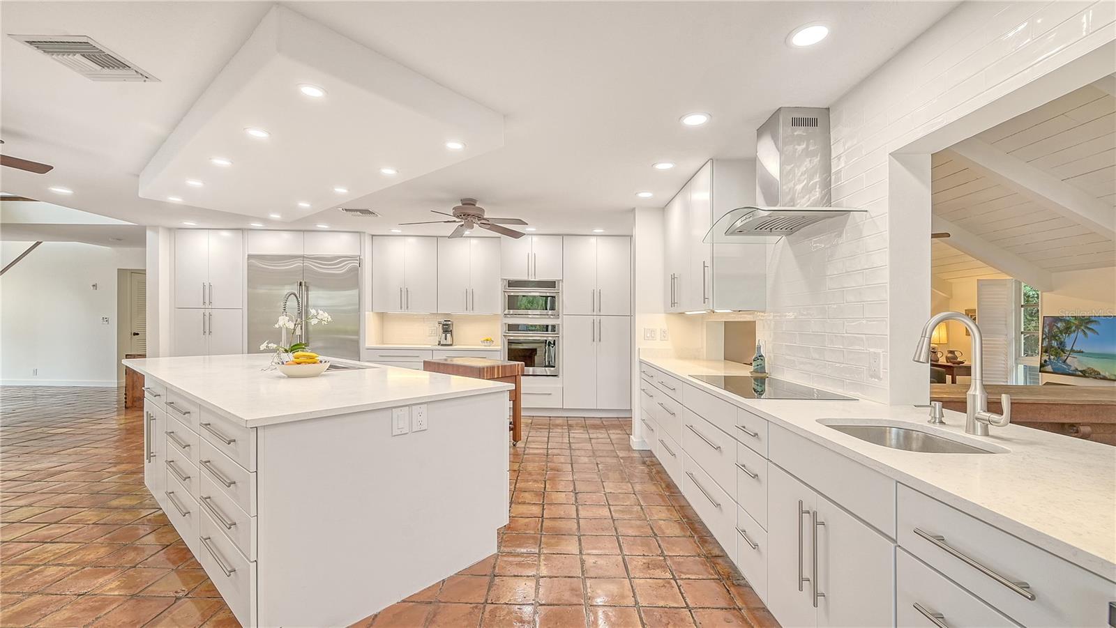 SIESTA ISLES - Residential