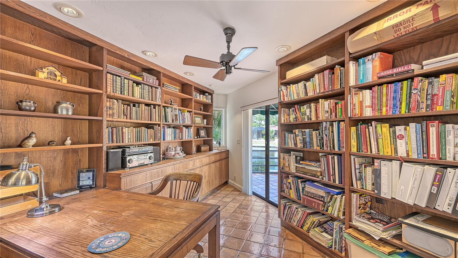 SIESTA ISLES - Residential