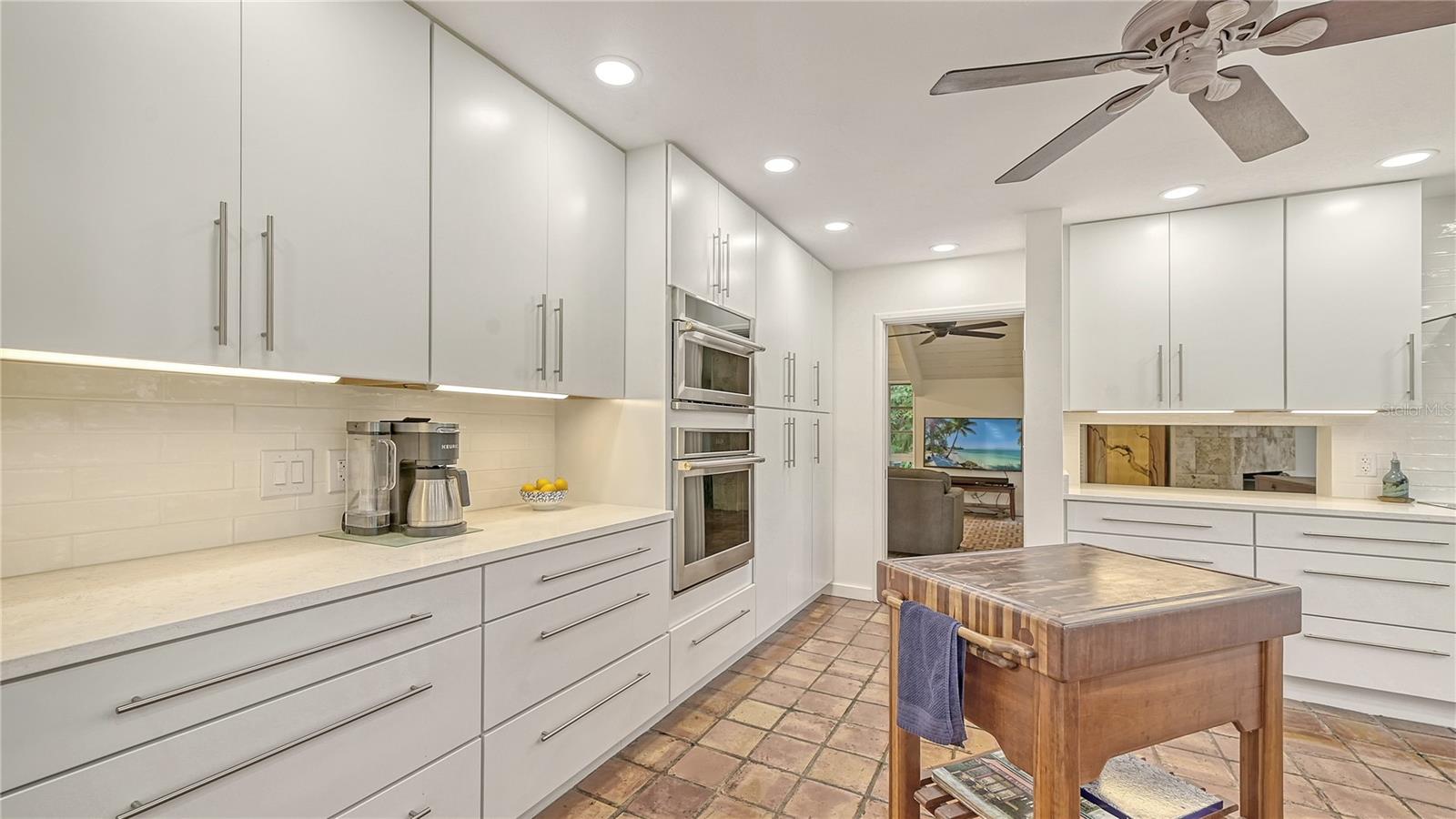 SIESTA ISLES - Residential