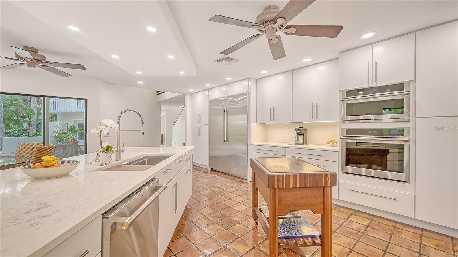 SIESTA ISLES - Residential