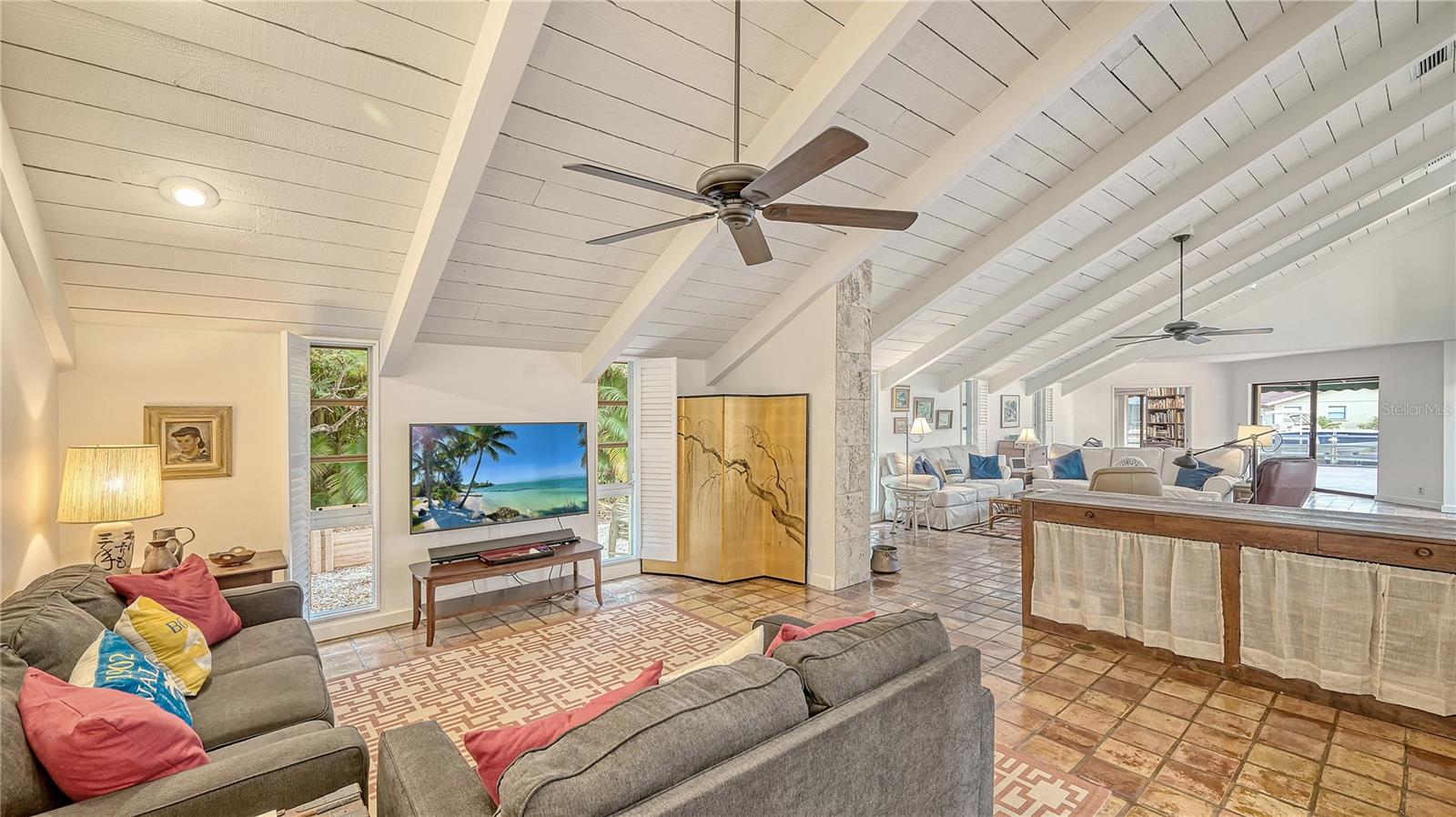 SIESTA ISLES - Residential