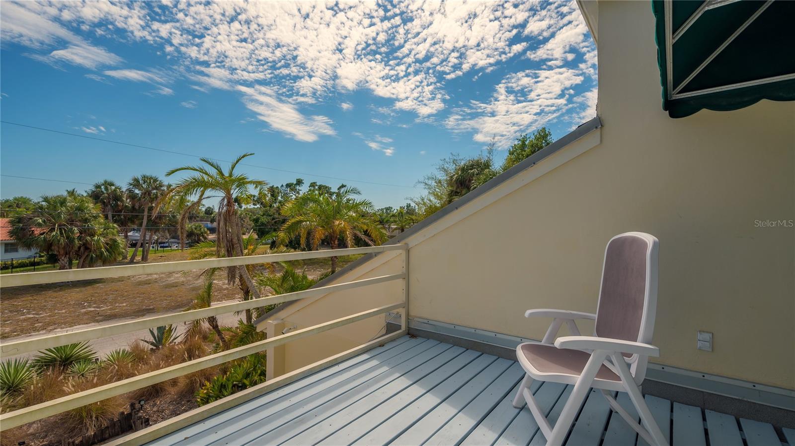 SIESTA ISLES - Residential