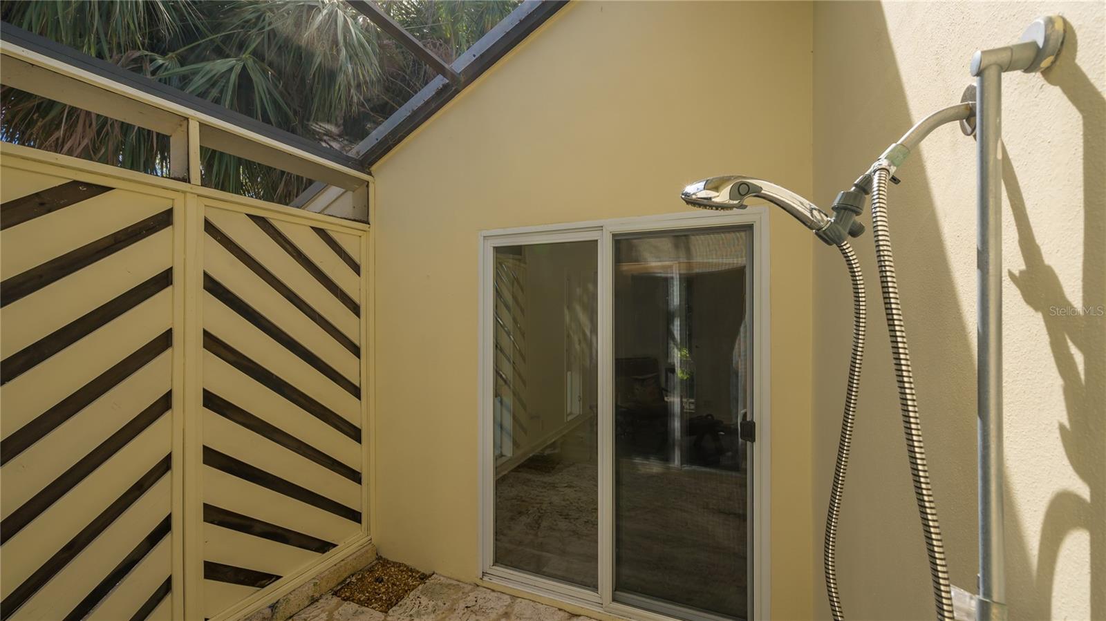 SIESTA ISLES - Residential