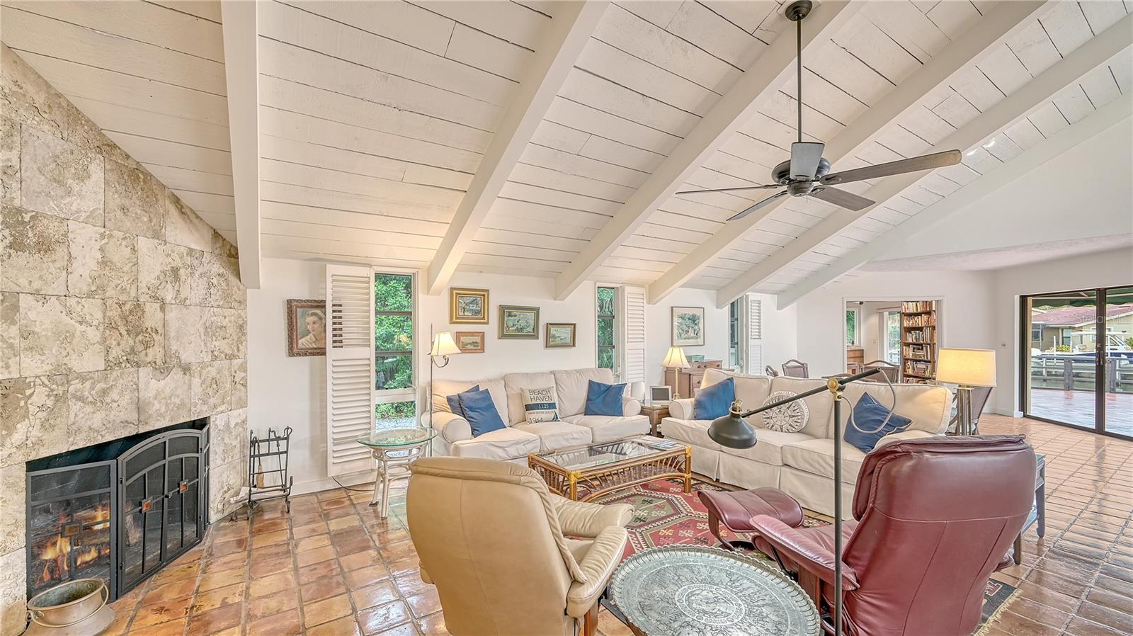 SIESTA ISLES - Residential