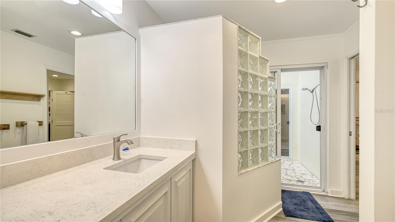 SIESTA ISLES - Residential