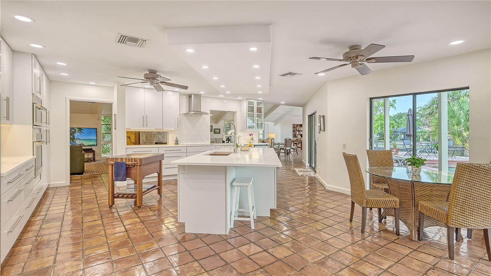 SIESTA ISLES - Residential